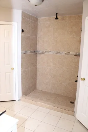 $2,100 | 15910 Boatswain Court, Crosby, TX 77532