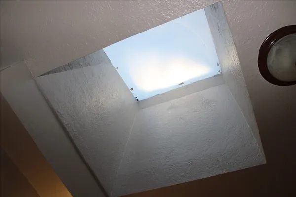 $2,100 | 15910 Boatswain Court, Crosby, TX 77532