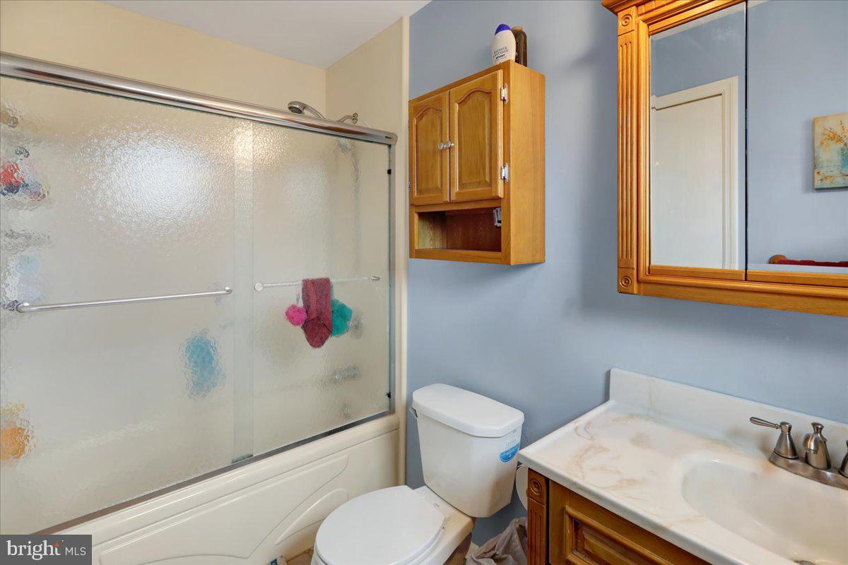1839 Shellbark Drive Reading, PA 19608 - Photo 18 of 32 a bathroom with a sink toilet and shower