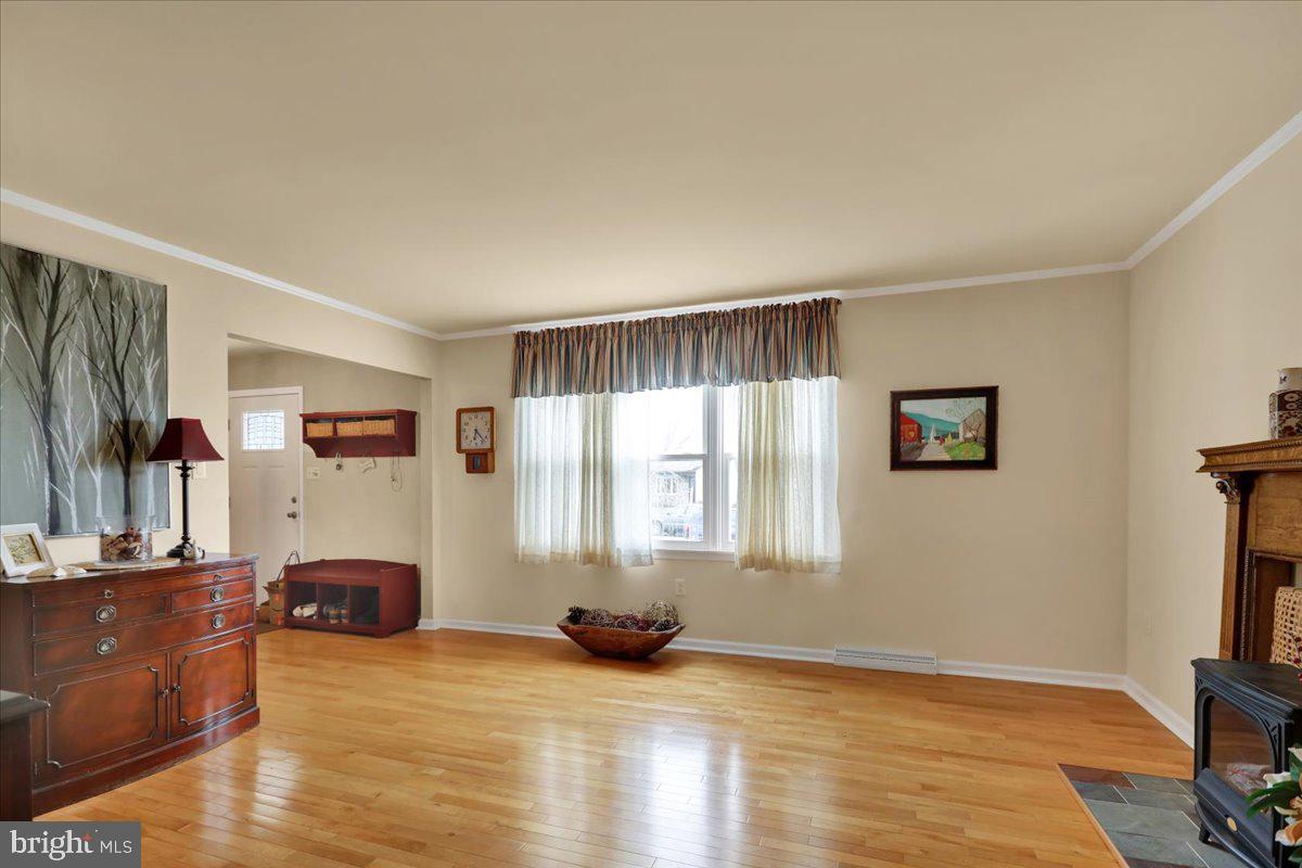 1839 Shellbark Drive Reading, PA 19608 - Photo 7 of 32 a view of a livingroom with furniture and entryway