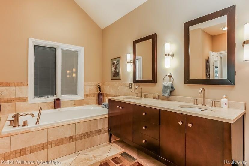 3378 Sawgrass Court Rochester Hills, MI 48309 - Photo 21 of 52