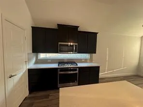 $2,400 | 619 Creekview Lane, Lavon, TX 75166