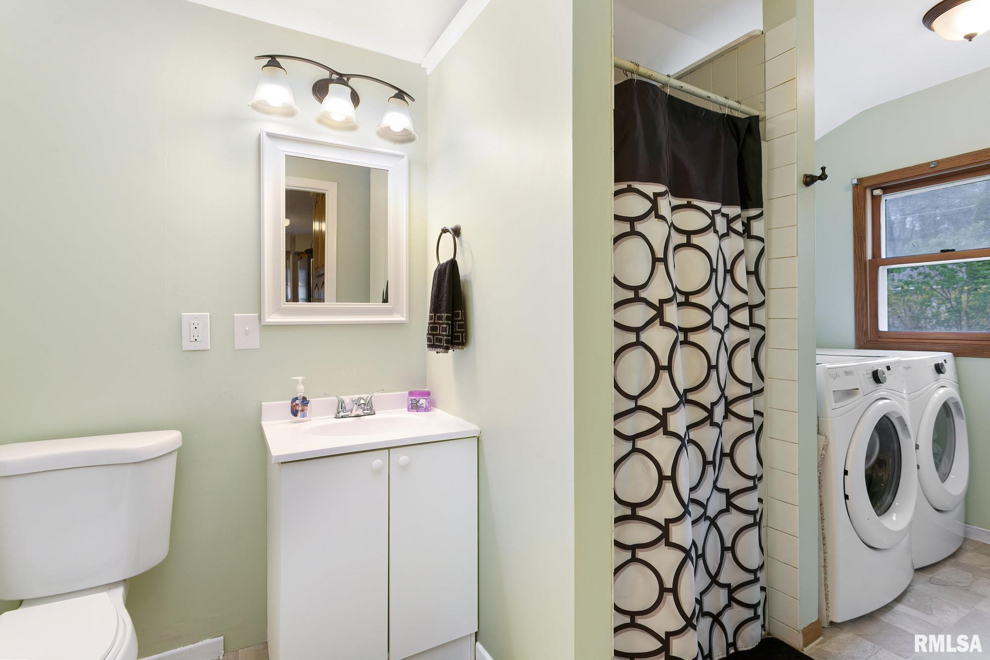 1411 Jersey Ridge Road Davenport, IA 52803 - Photo 13 of 25