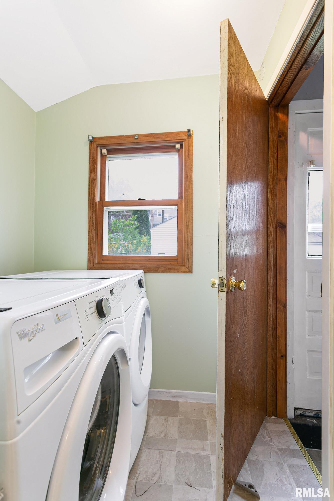 1411 Jersey Ridge Road Davenport, IA 52803 - Photo 14 of 25