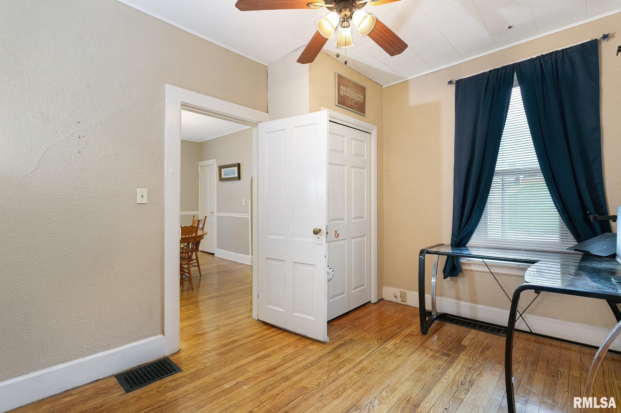 1411 Jersey Ridge Road Davenport, IA 52803 - Photo 8 of 25