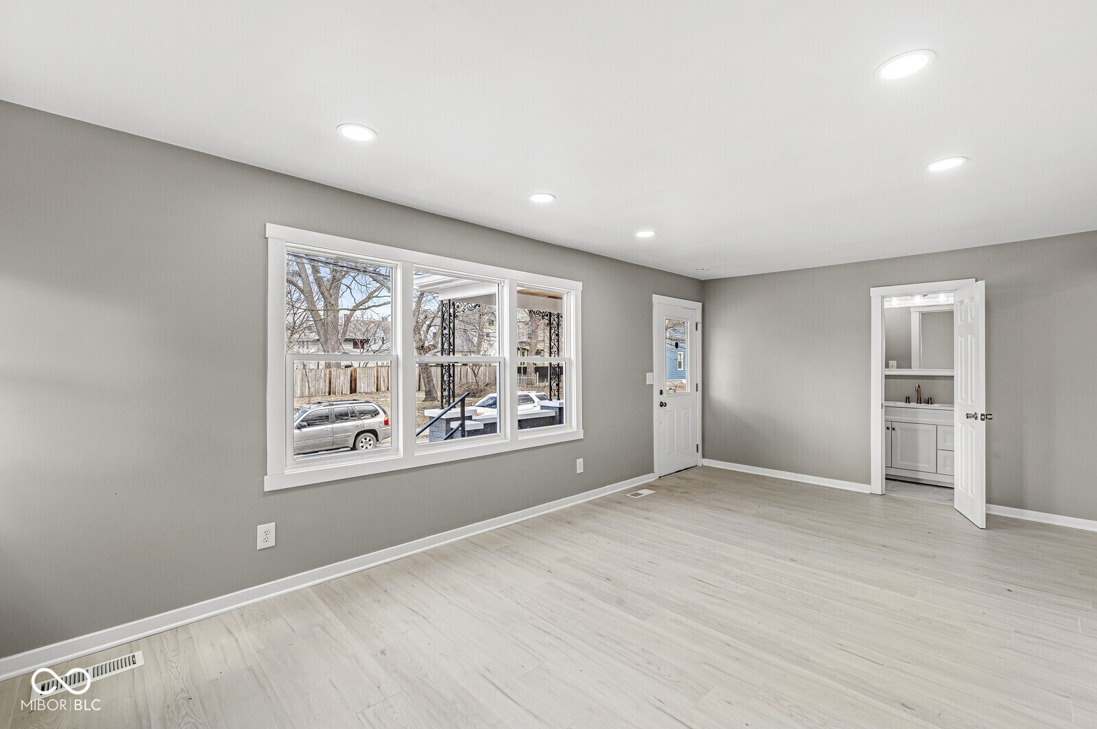 2421 East 11th Street Indianapolis, IN 46201 - Photo 12 of 36