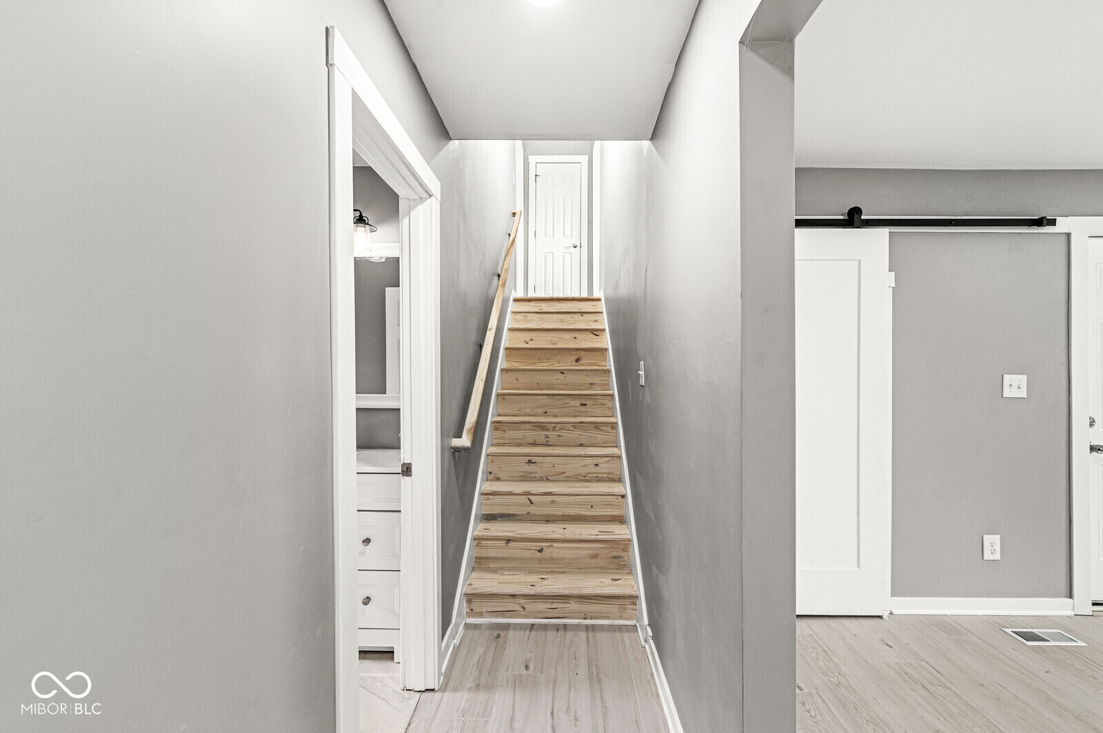 2421 East 11th Street Indianapolis, IN 46201 - Photo 20 of 36