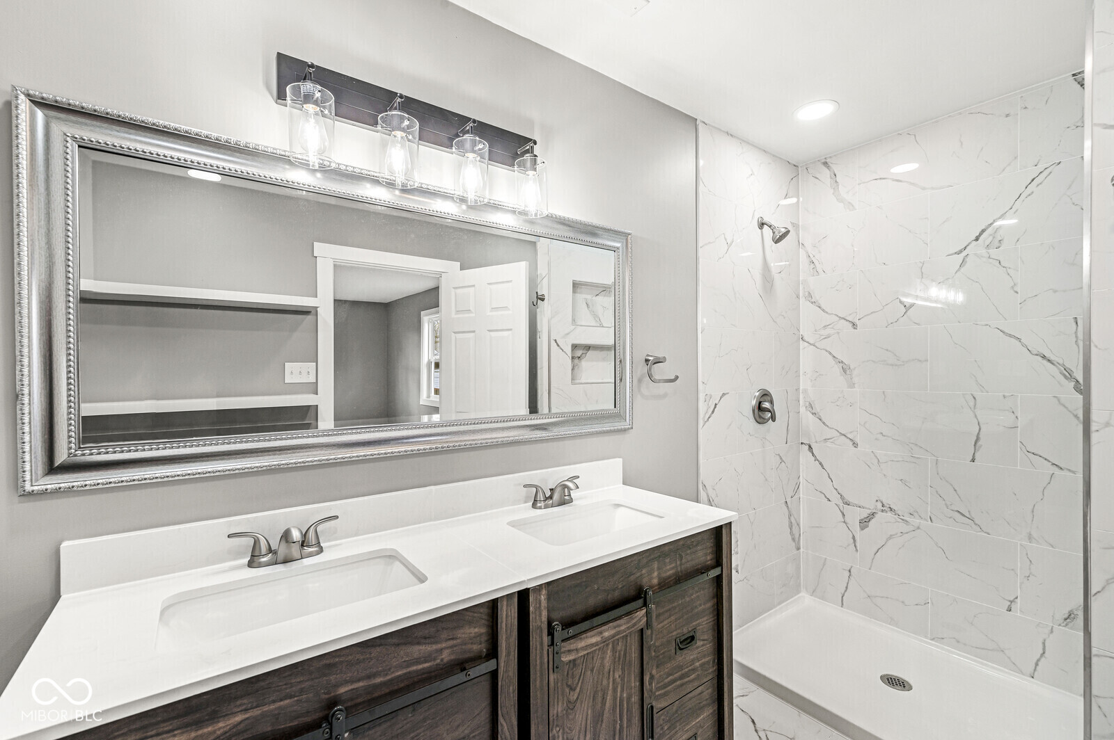 2421 East 11th Street Indianapolis, IN 46201 - Photo 31 of 36