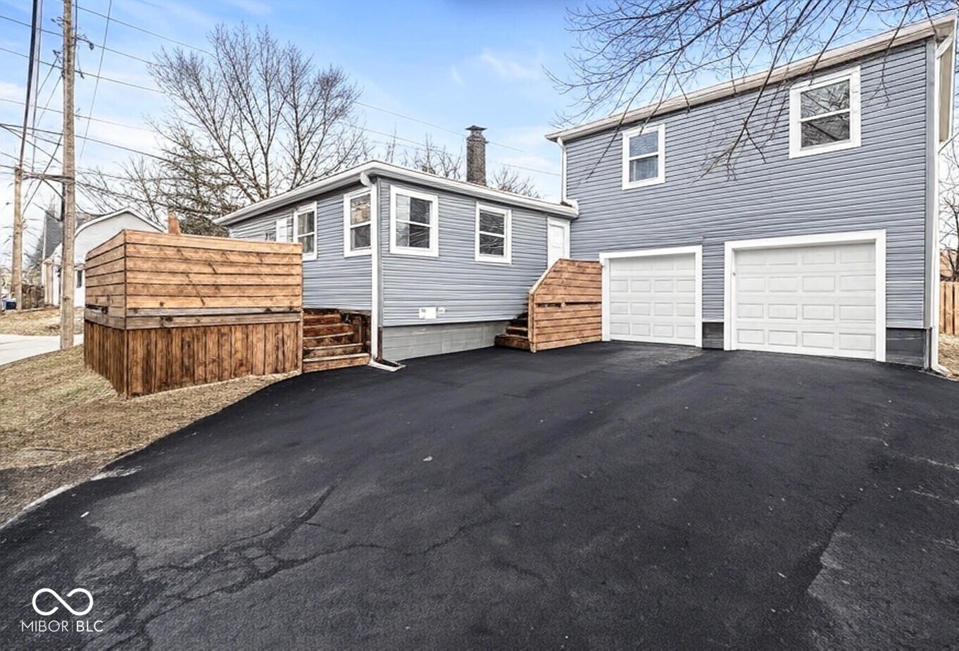 2421 East 11th Street Indianapolis, IN 46201 - Photo 4 of 36