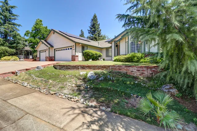 $459,000 | 3097 Butterfly Lane, Shasta Lake, CA 96019