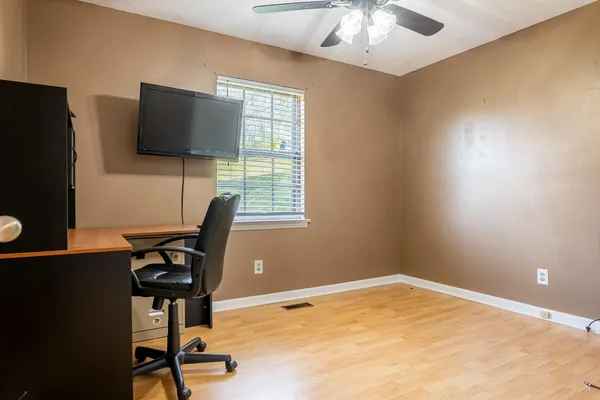 $229,900 | 923 Crest Drive, Chickamauga, GA 30707