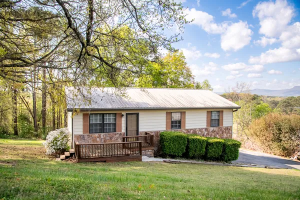 $229,900 | 923 Crest Drive, Chickamauga, GA 30707
