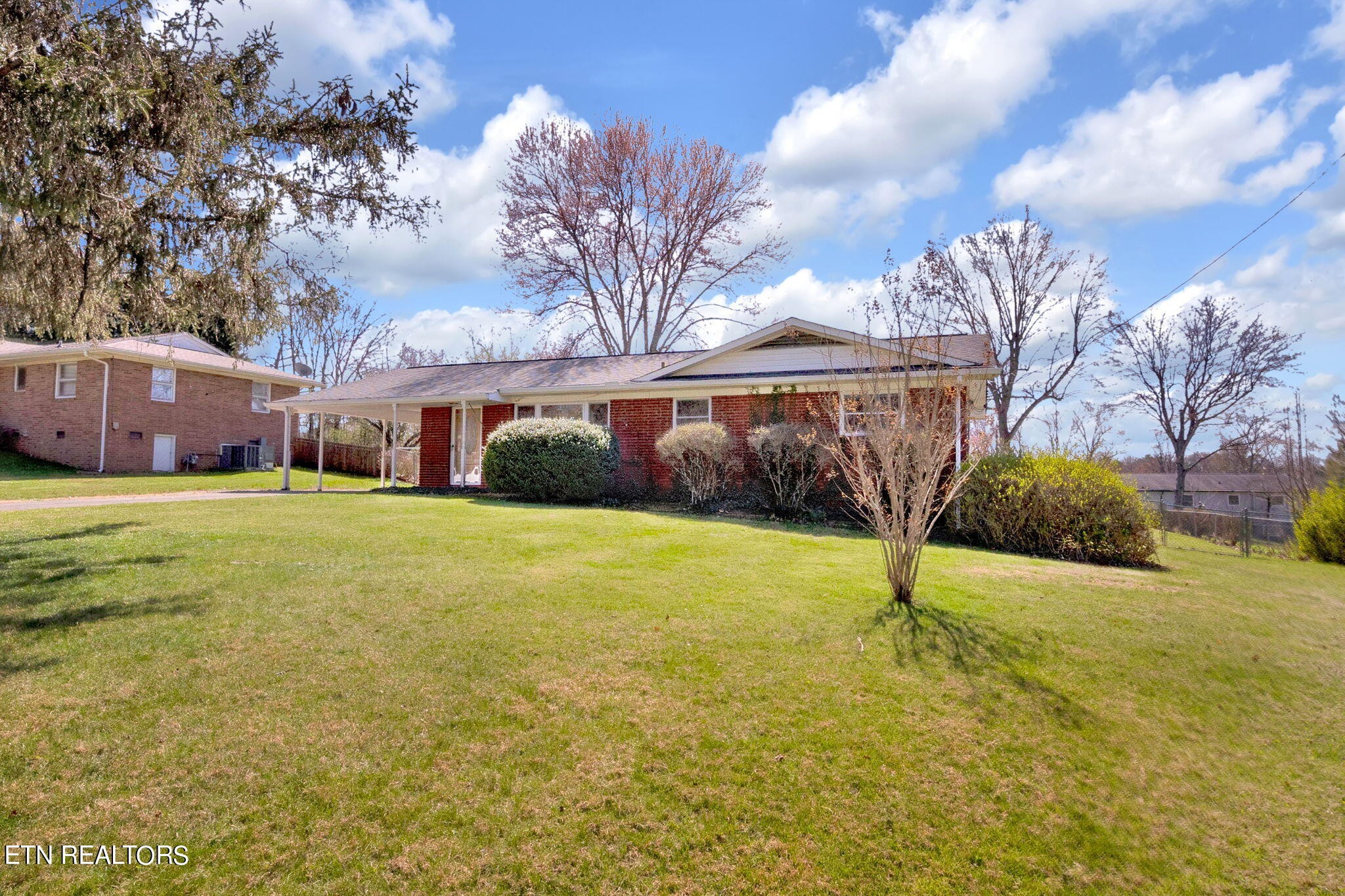 4404 Deerfield Road Knoxville, TN 37921 - Photo 2 of 30 Gallery Image 2
