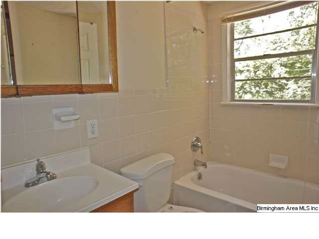 720 Center Place Southwest Birmingham, AL 35211 - Photo 23 of 32
