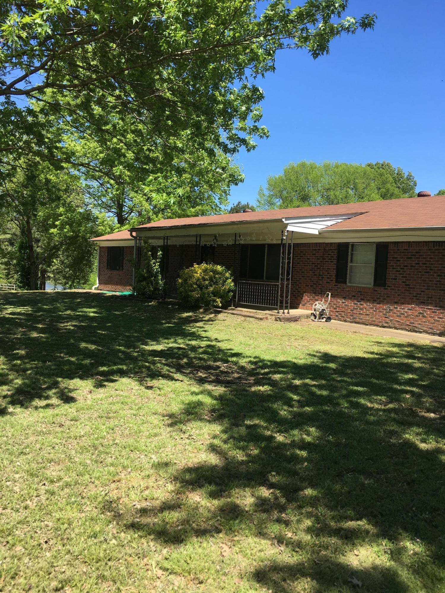 133 Linwood Road Senatobia, MS 38668 - Photo 1 of 3 IMG_1096