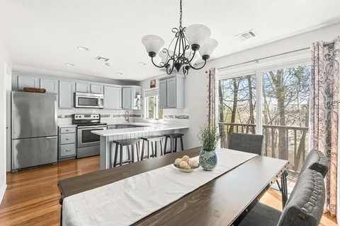 $549,999 | 305 Salem Street, Unit 203, Woburn, MA 01801