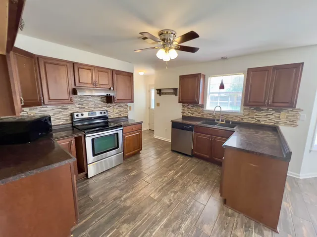 $2,750 | 251 Cross Point Cove, Collierville, TN 38017