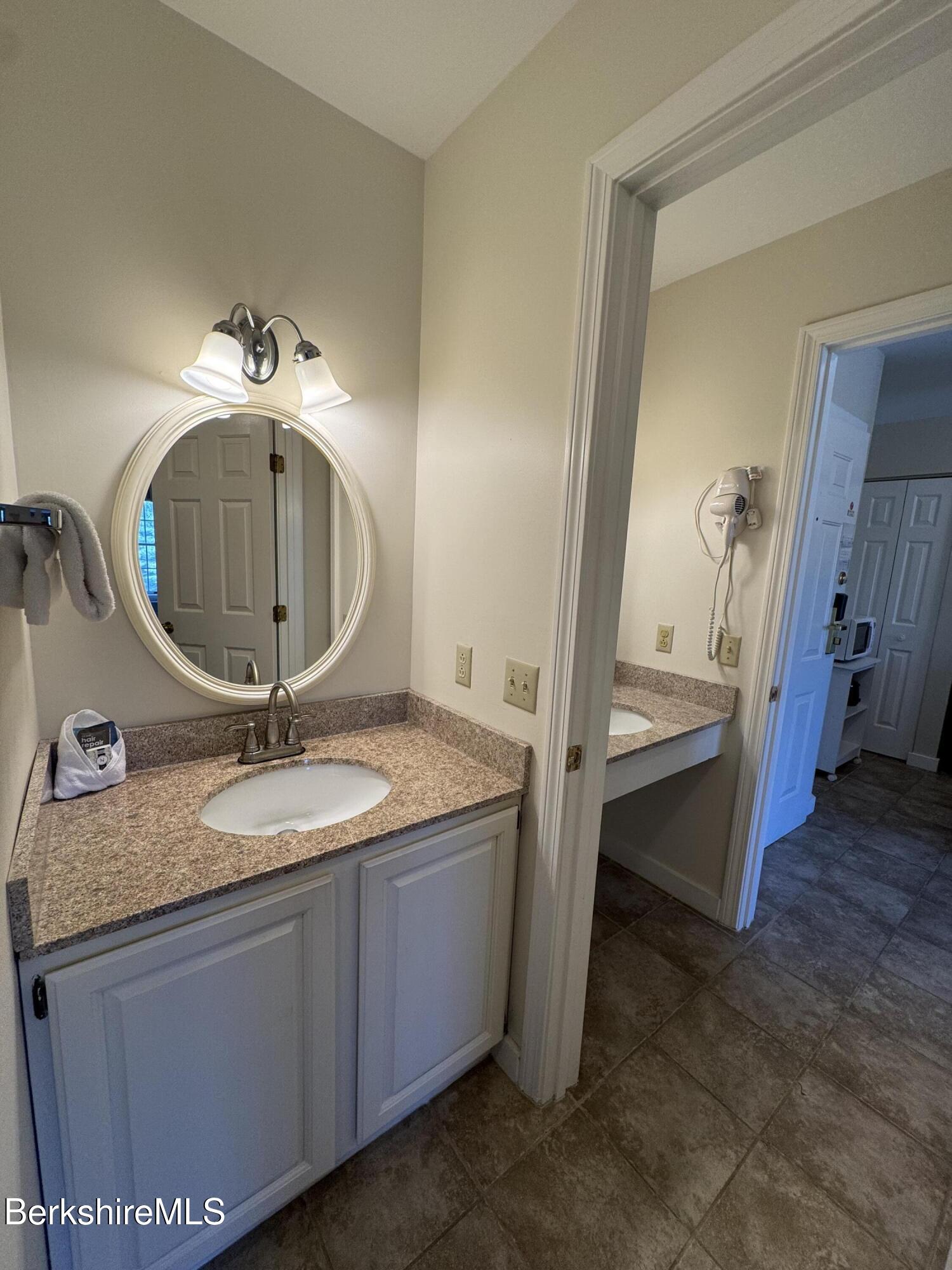 37 Corey Road, Unit 526 Hancock, MA 01237 - Photo 11 of 18 IMG_1358