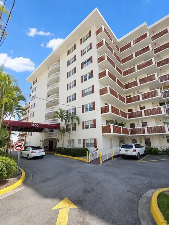 $200,000 | 3660 Northeast 166th Street, Unit 805, North Miami Beach, FL 33160