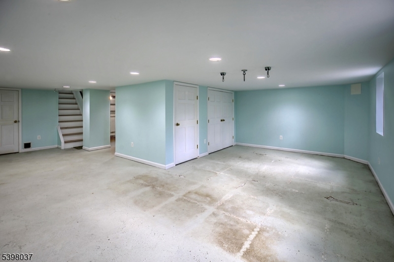 10 Maple Street Peapack-Gladstone, NJ 07977 - Photo 16 of 24