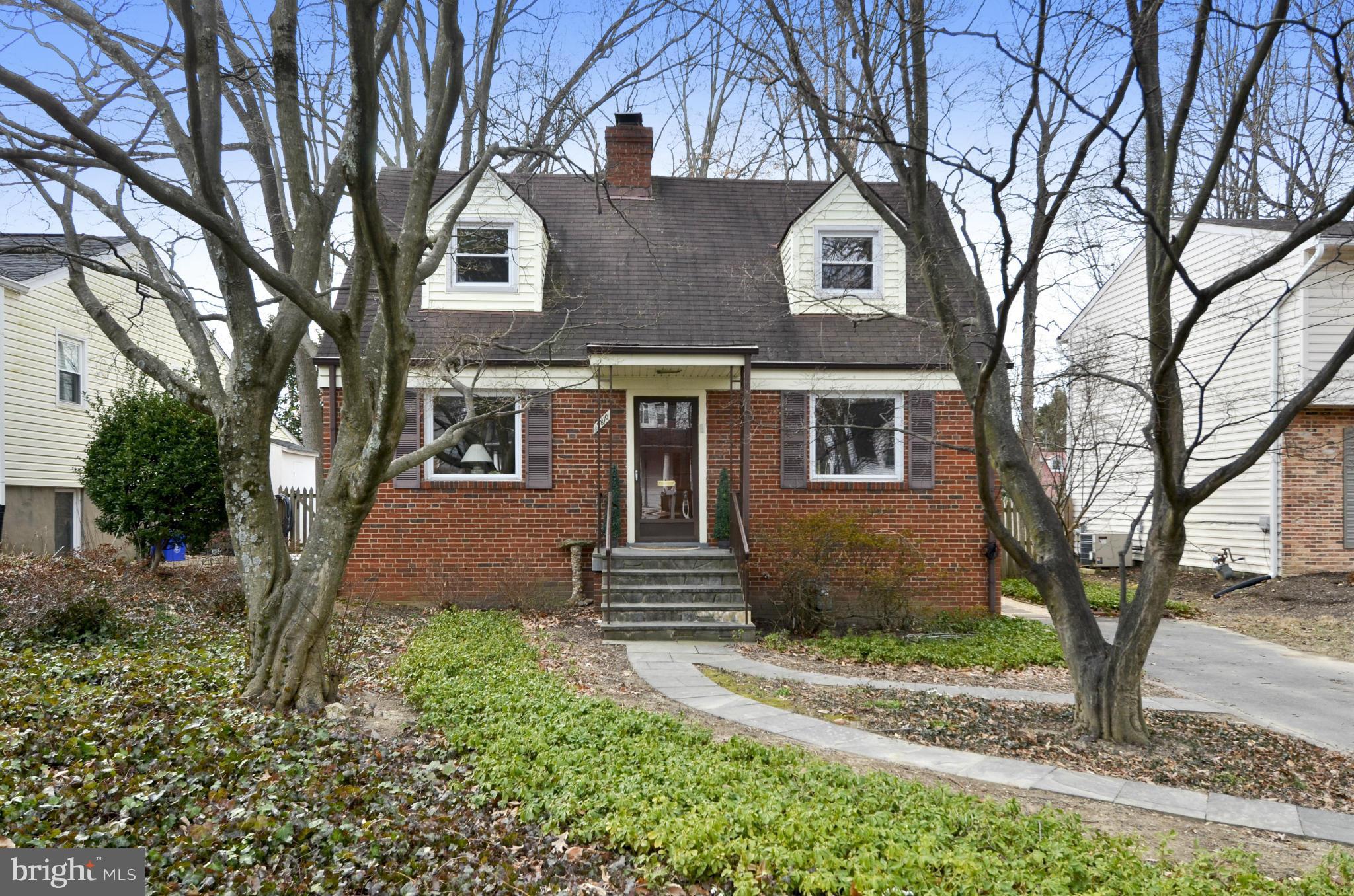 WELCOME TO THIS LOVELY EXPANDED CAPE COD