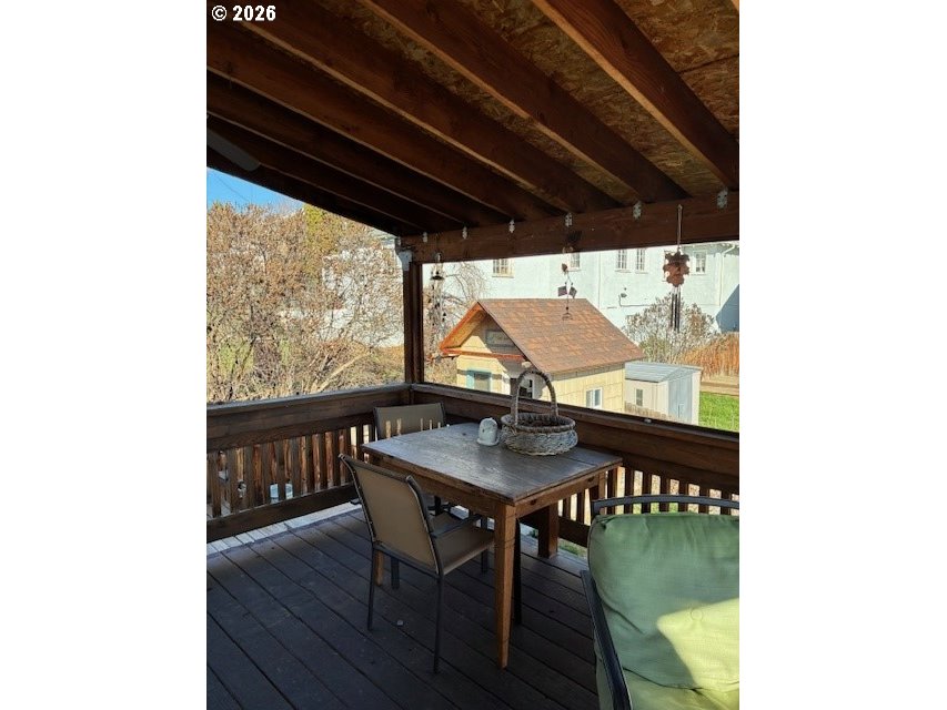 518 Northwest 4th Street Pendleton, OR 97801 - Photo 32 of 39 a dining room with furniture and window