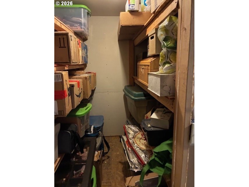 518 Northwest 4th Street Pendleton, OR 97801 - Photo 37 of 39 a close view of water heater room