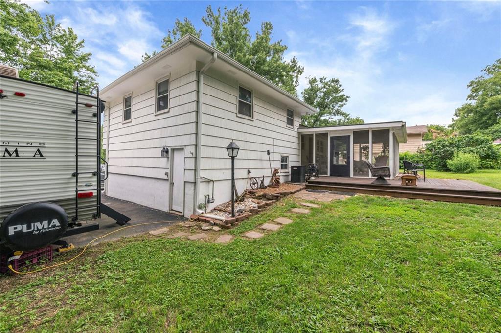 817 South Alexander Road Independence, MO 64056 - Photo 33 of 52