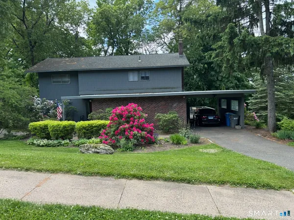 $389,900 | 114 Richmond Drive, Manchester, CT 06042