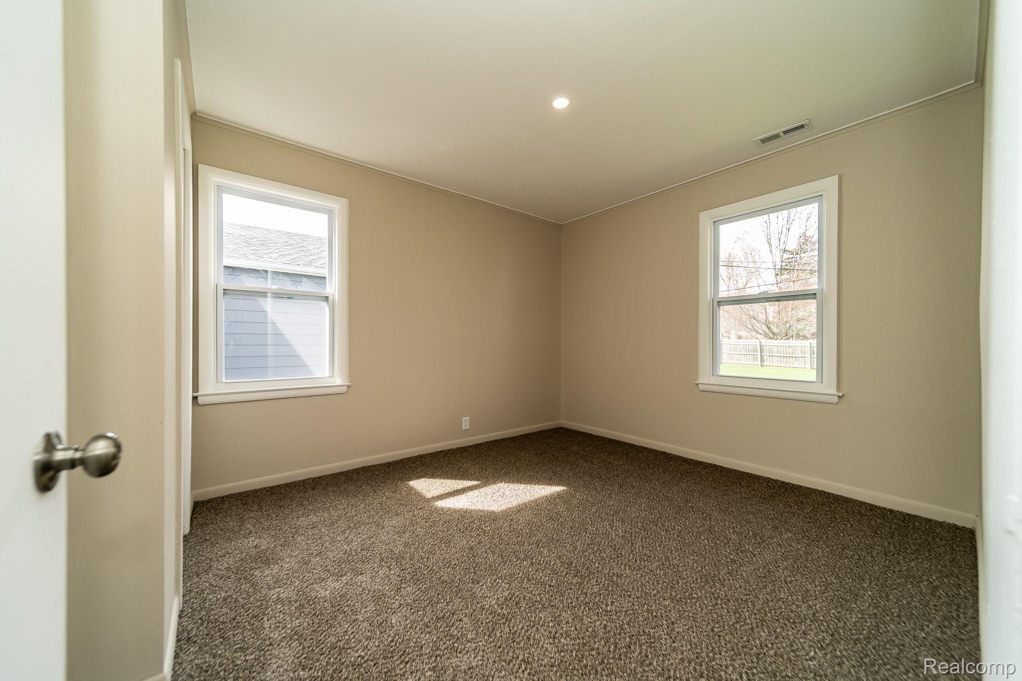 3854 Samuel Avenue Rochester, MI 48309 - Photo 25 of 54 Gallery Image 25