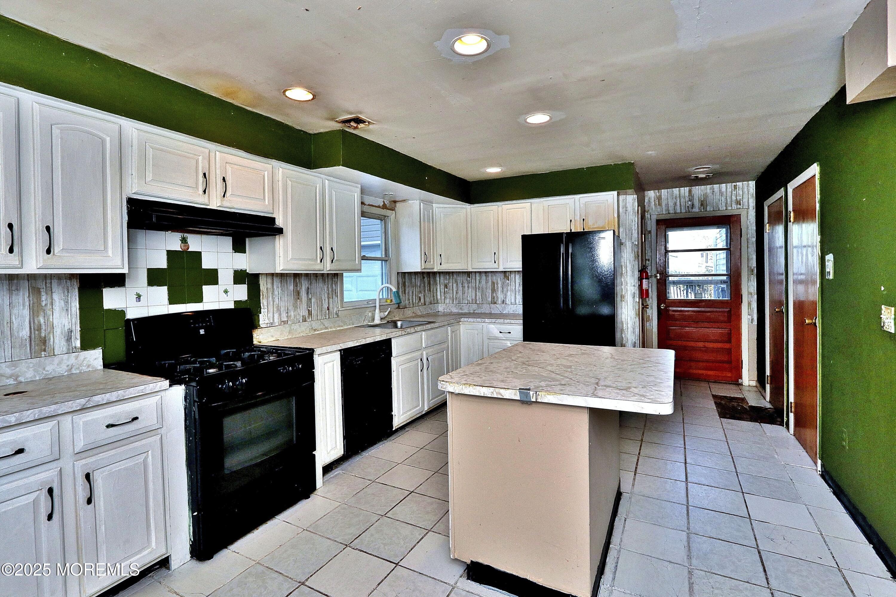 309 Deal Avenue Neptune Township, NJ 07753 - Photo 22 of 27 IMG_8483