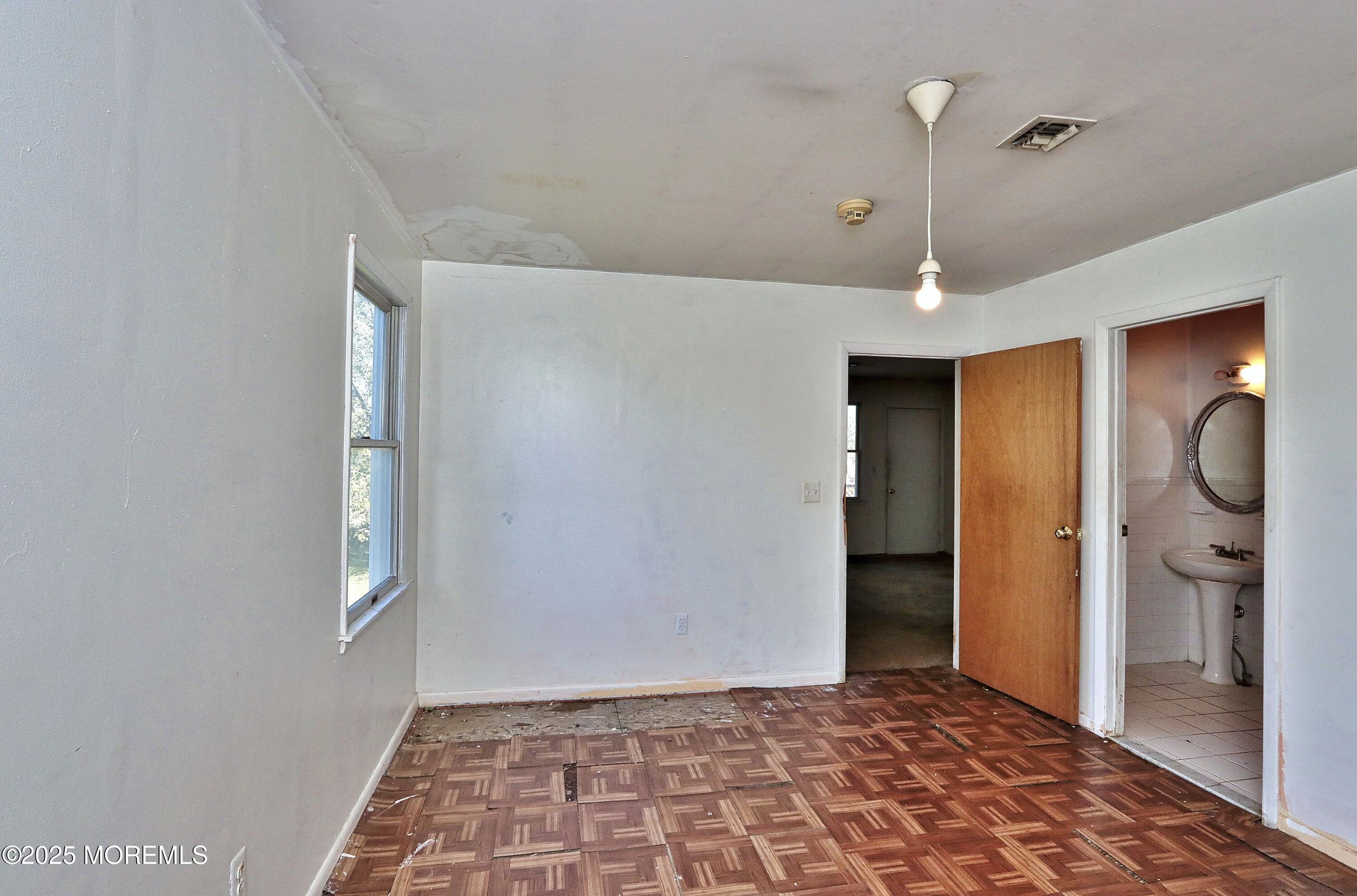 309 Deal Avenue Neptune Township, NJ 07753 - Photo 10 of 27 IMG_8497