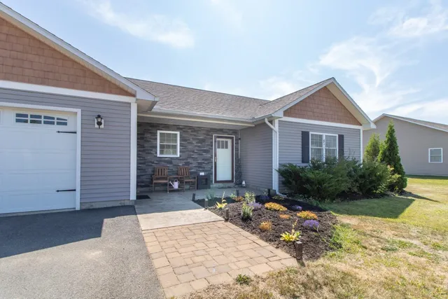 $330,000 | 274 Dashner Circle, Derby Line, VT 05830