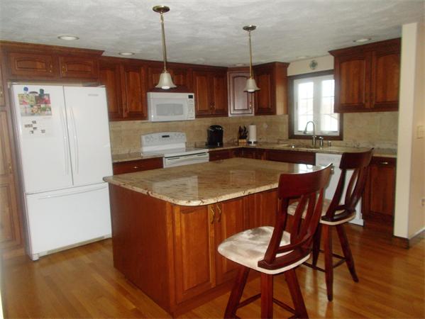 6 Robin Road Milford, MA 01757 - Photo 3 of 29 Gallery Image 3