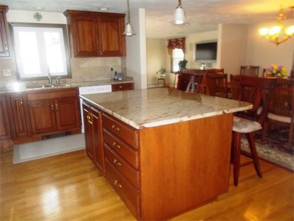 6 Robin Road Milford, MA 01757 - Photo 4 of 29 Gallery Image 4