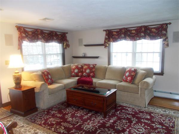 6 Robin Road Milford, MA 01757 - Photo 8 of 29 Gallery Image 8