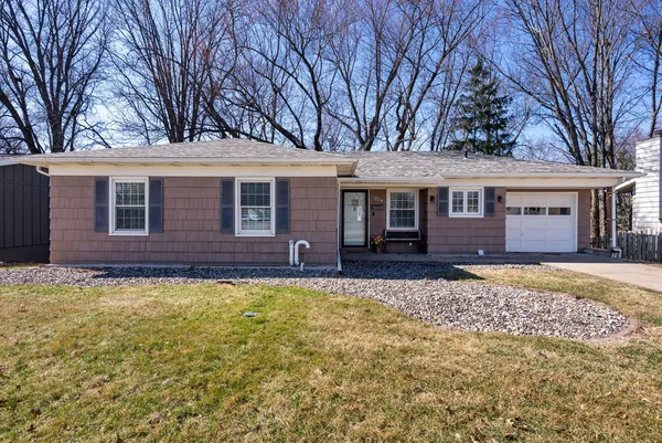 $259,900 | 1224 14th Street, Bettendorf, IA 52722