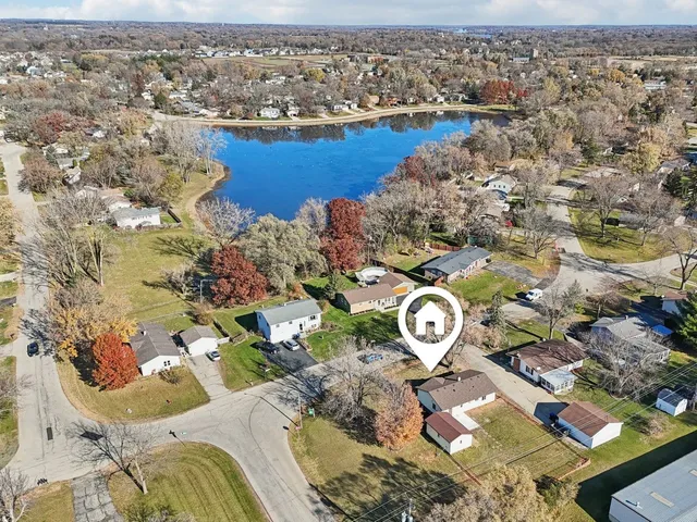 $280,000 | 2413 Country Lane, McHenry, IL 60051