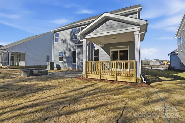 $611,500 | 1418 Crooked Stick Drive, Rock Hill, SC 29730