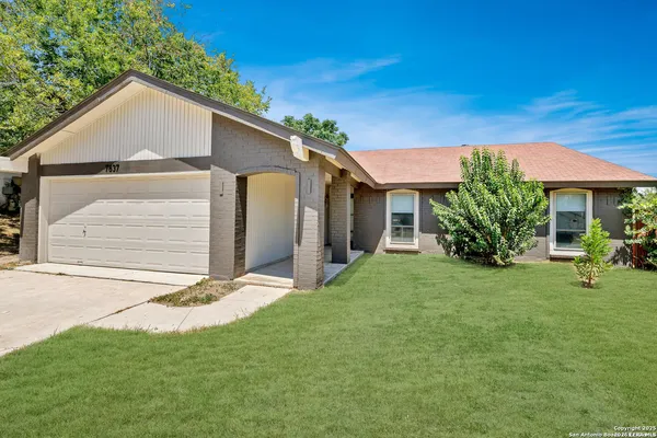 $269,999 | 7637 Antique Oak Street, Live Oak, TX 78233