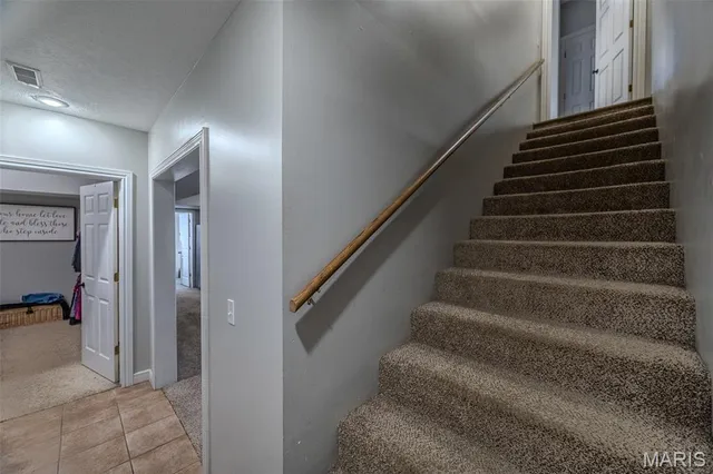 $565,000 | 2500 Candlebark Lane, Lebanon, MO 65536