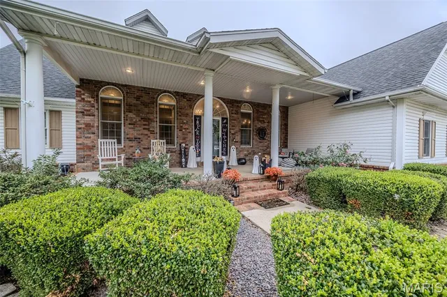 $565,000 | 2500 Candlebark Lane, Lebanon, MO 65536
