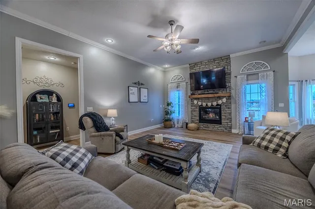 $565,000 | 2500 Candlebark Lane, Lebanon, MO 65536