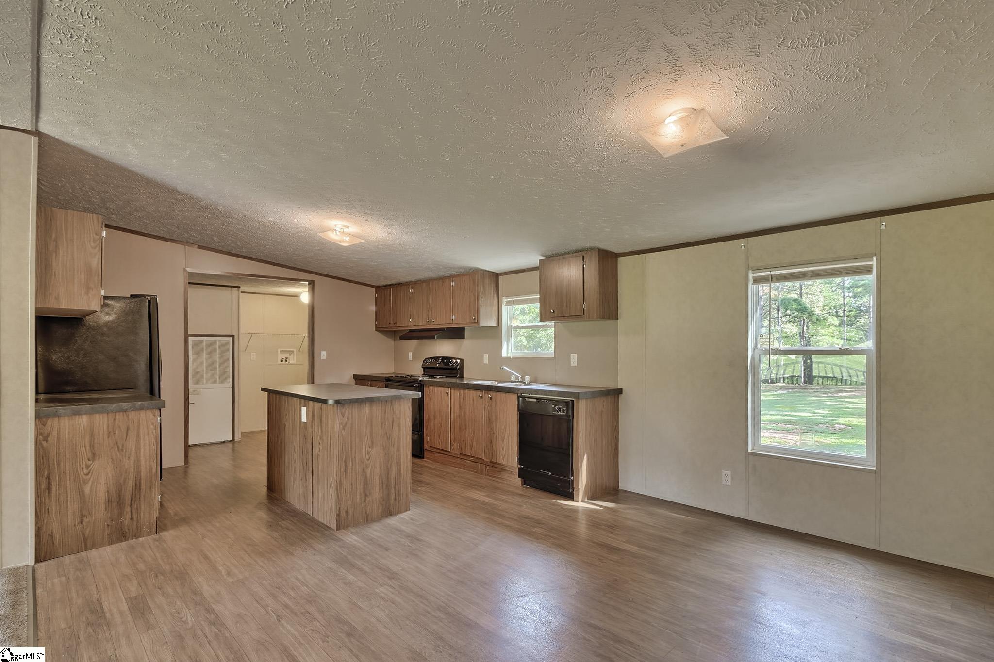 321 Berry Road Pelzer, SC 29669 - Photo 6 of 32
