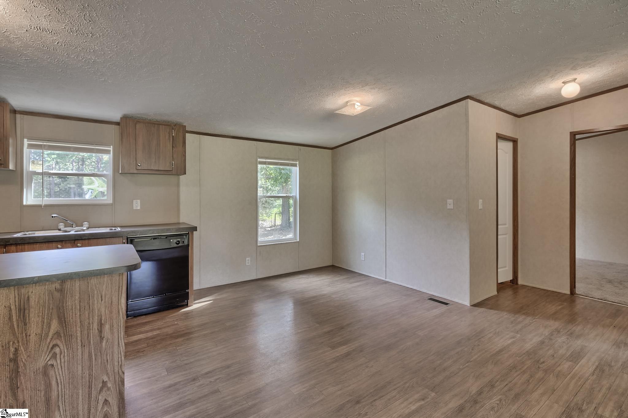 321 Berry Road Pelzer, SC 29669 - Photo 7 of 32