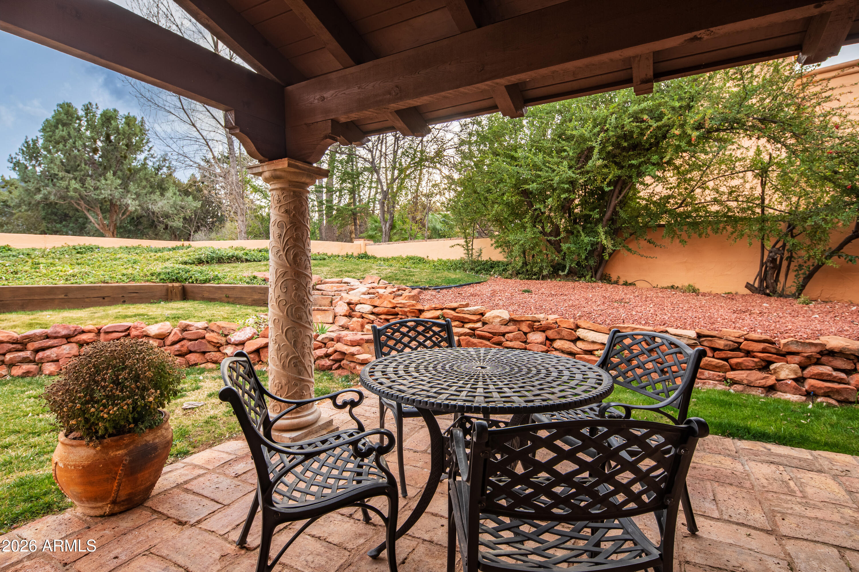167 Ridge Trail Drive, Unit 32 Sedona, AZ 86351 - Photo 29 of 43 OUTDOOR DINING