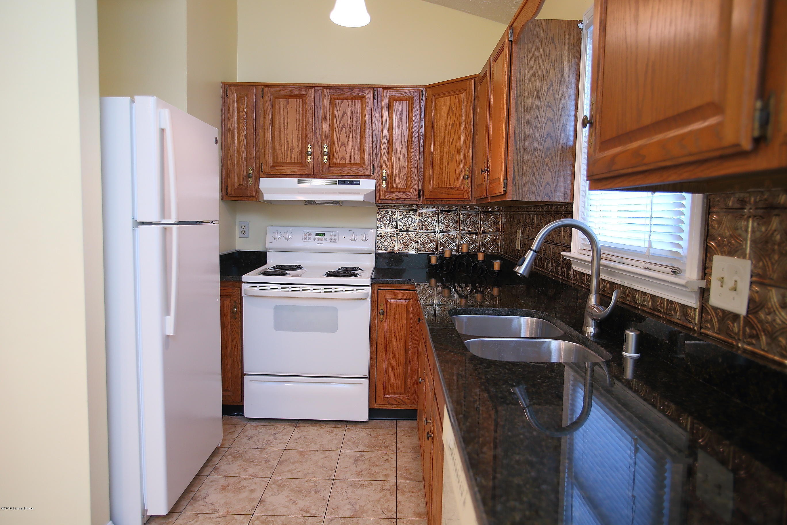 7314 Quail Ridge Road Louisville, KY 40291 - Photo 10 of 43 Kitchen