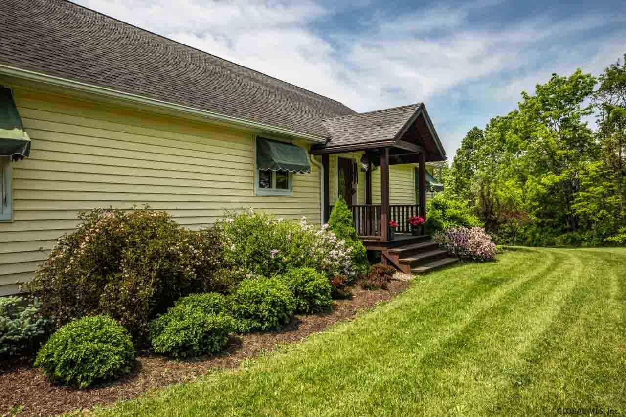 417 Truax Road Amsterdam, NY 12010 - Photo 2 of 25 Photo 2