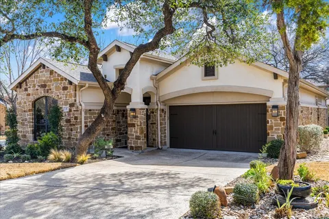 $595,000 | 23 Prestonwood Circle, Lakeway, TX 78734