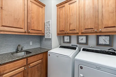 $595,000 | 23 Prestonwood Circle, Lakeway, TX 78734